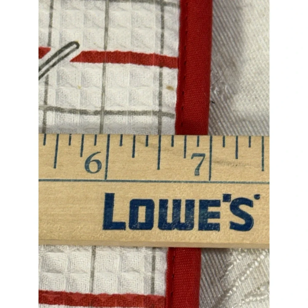 Mason Craft&More Red White Grid Quilted Kitchen Potholders Set of 2 Retro Style